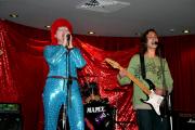 (14) 060903_ql_bowie15.jpeg - 900 x 600